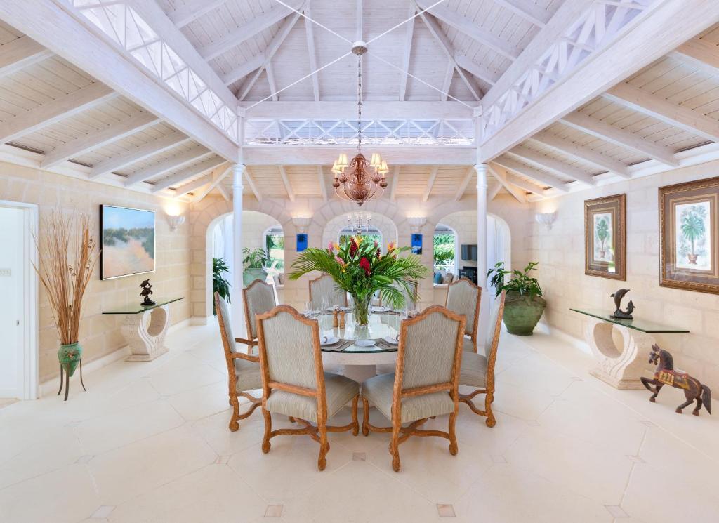 Coconut Grove 1, Luxury Villa By Island Villas Saint James Room photo